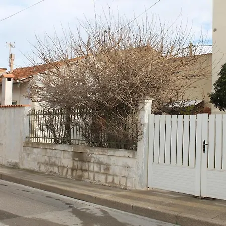 Maison Independante Avec Jardin Cloture A 150m De La Villa